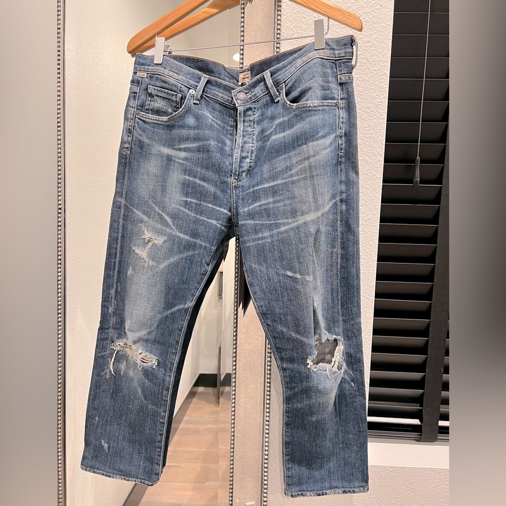 CITIZENS OF HUMANITY: COREY SLOUCHY SLIM COLOR: BLUE DISTRESSED SIZE: 28